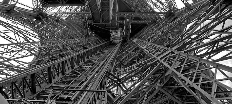 Un escalier de la tour Eiffel vendu comme un trésor !